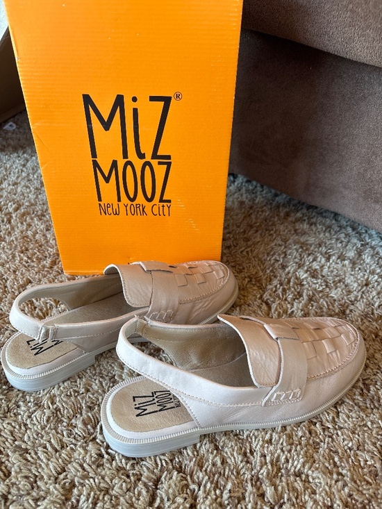 Miz Mooz Womens Dorsey Beige Shoes NEW Size 39 - Picture 1 of 9
